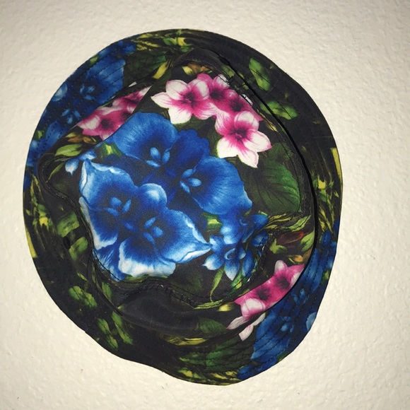 Floral bucket hat - Picture 1 of 2